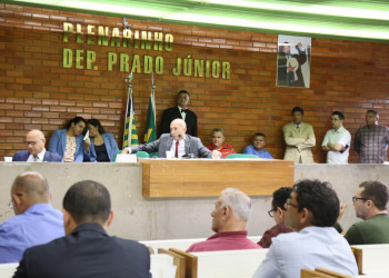 Governo do Piauí dará incentivos para reabrir uma fábrica de cimento
